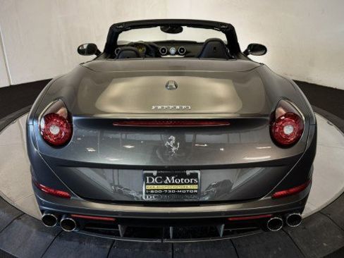Used 2017 Ferrari California T RWD image 41
