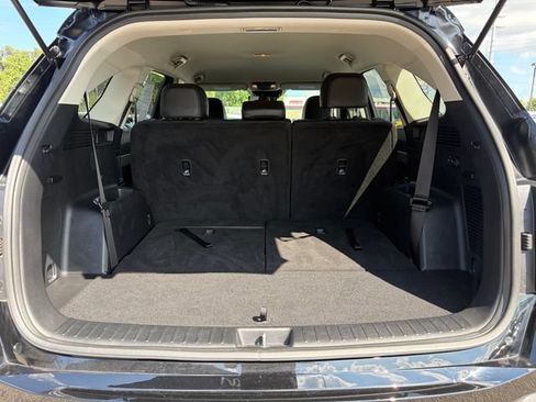 Certified 2025 Kia Sorento S FWD image 17