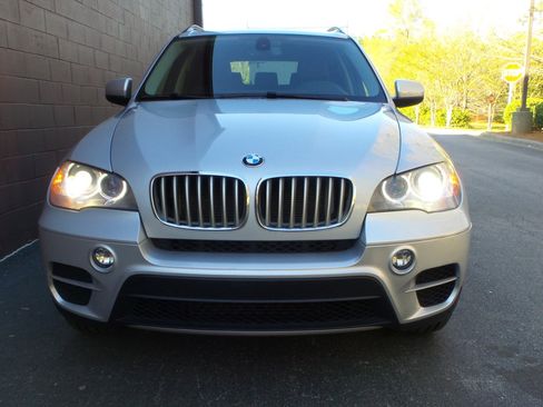 Used 2012 BMW X5 xDrive35d image 5