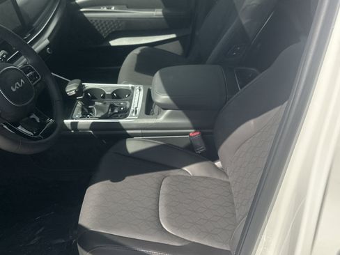 New 2026 Kia Carnival SX FWD image 17
