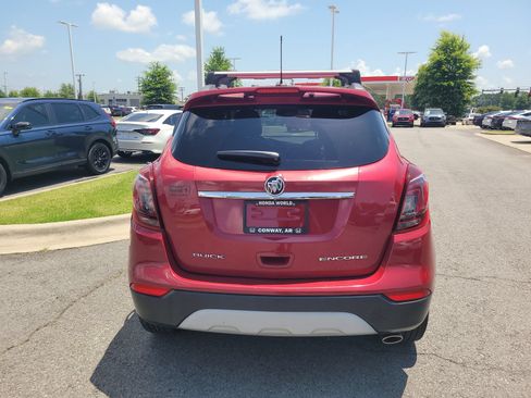Used 2018 Buick Encore Sport Touring w/ Safety Package FWD image 4