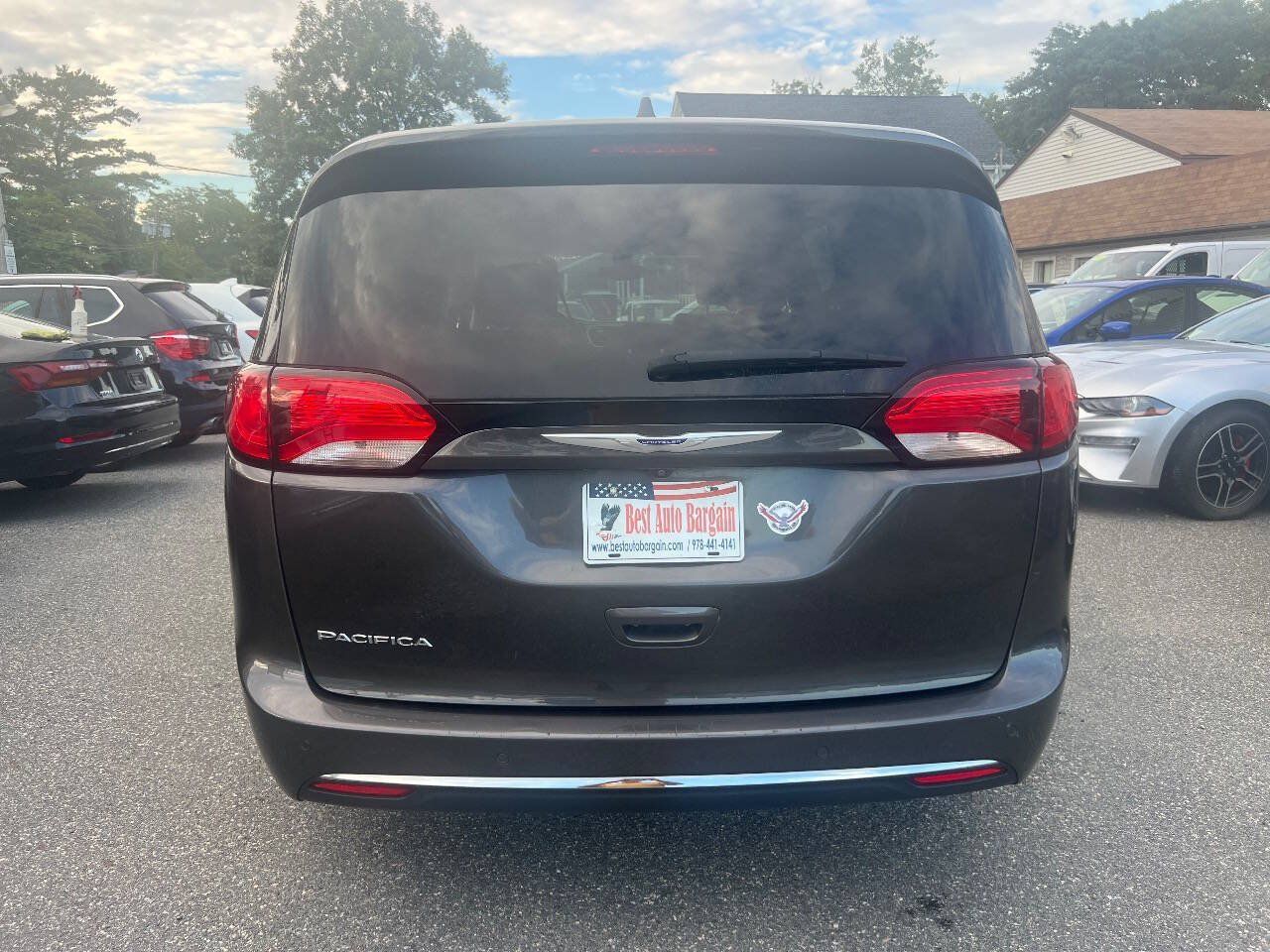 Used 2020 Chrysler Pacifica Touring-L FWD image 7