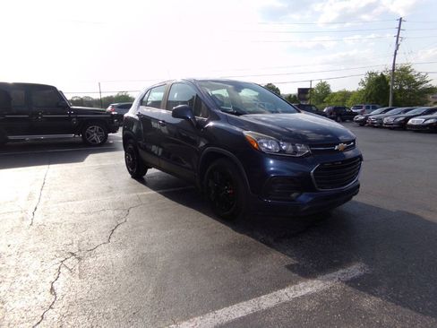 Used 2018 Chevrolet Trax LS FWD image 5