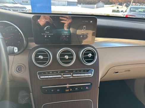 Used 2022 Mercedes-Benz GLC 300 4MATIC image 15
