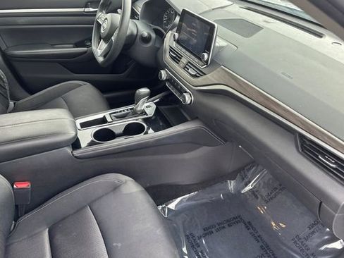 Used 2023 Nissan Altima 2.5 SV image 17