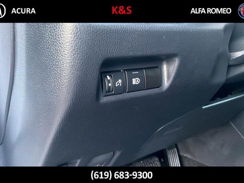 Used 2024 Toyota RAV4 LE AWD/4WD image 35