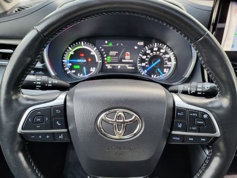 Used 2021 Toyota Highlander Limited image 15