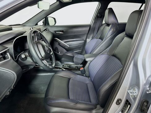 Used 2025 Toyota Corolla Cross AWD Hybrid w/ Convenience Package image 8