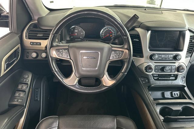 Used 2019 GMC Yukon Denali w/ Denali Ultimate Package AWD/4WD image 14
