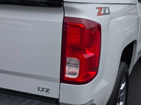 Used 2018 Chevrolet Silverado 1500 LTZ Z71 w/ LTZ Plus Package AWD/4WD image 17