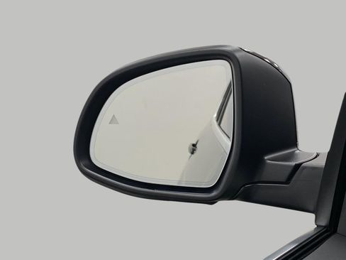 Certified 2025 BMW X7 xDrive40i w/ Premium Package image 24