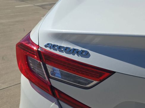 Used 2018 Honda Accord EX-L image 11
