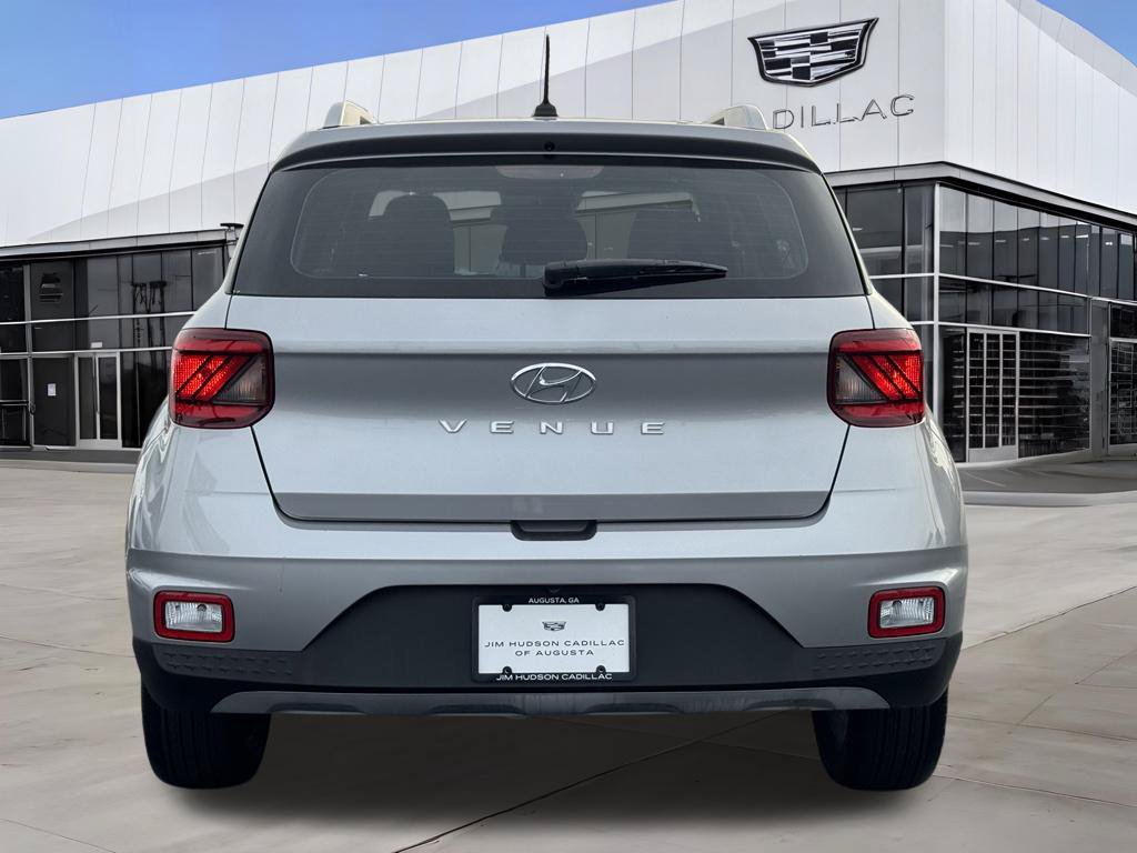 Used 2024 Hyundai Venue SEL FWD image 7