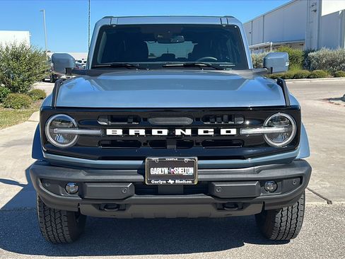 Used 2025 Ford Bronco Outer Banks AWD/4WD image 11