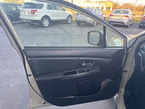 Used 2014 Subaru Crosstrek 2.0i Limited image 9