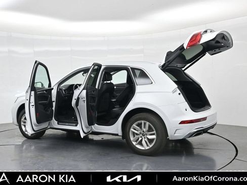 Used 2023 Audi Q5 2.0T Premium w/ Convenience Package AWD/4WD image 3