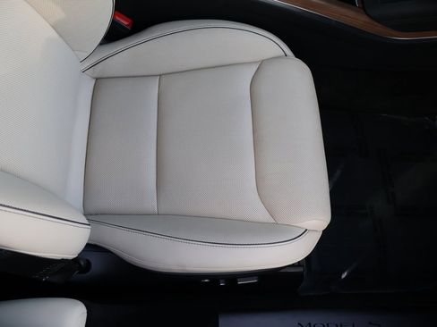 Used 2021 Tesla Model S Plaid image 32