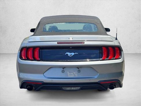 Used 2022 Ford Mustang Premium RWD image 7