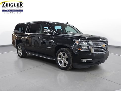 Used 2017 Chevrolet Suburban Premier AWD/4WD image 3
