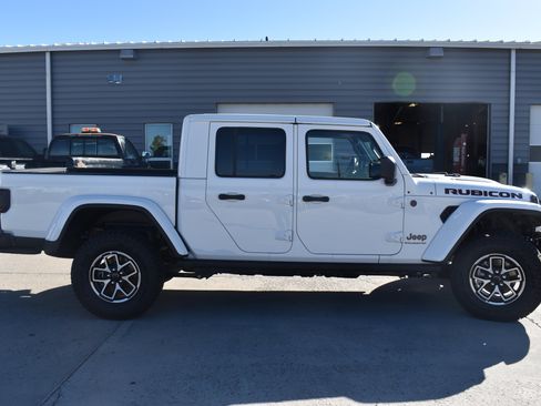 New 2025 Jeep Gladiator Rubicon w/ Convenience Group image 4