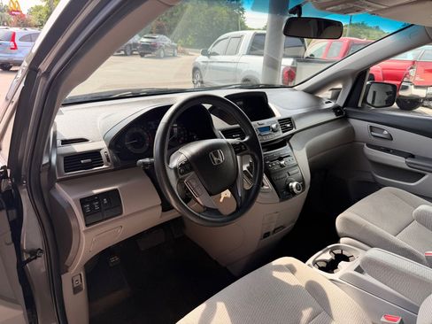 Used 2012 Honda Odyssey EX image 9