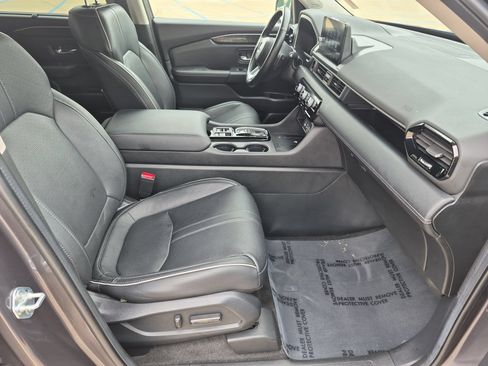Used 2024 Honda Pilot Elite image 32