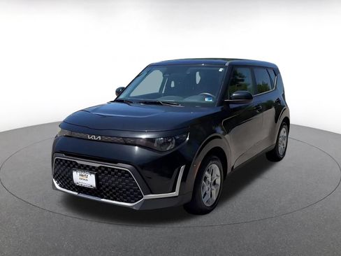 Used 2025 Kia Soul LX w/ LX Technology Package FWD image 5