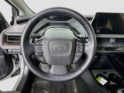 Certified 2025 Toyota Prius XLE FWD image 13