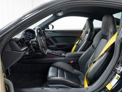 Used 2023 Porsche 911 Carrera GTS RWD image 18
