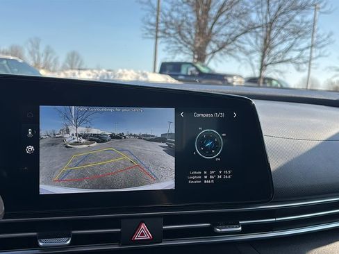 Used 2025 Hyundai Elantra SEL image 22