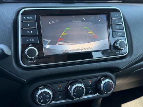 Used 2020 Nissan Versa S FWD image 27