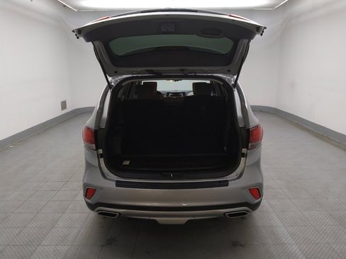 Used 2018 Hyundai Santa Fe SE w/ Cargo Package image 29