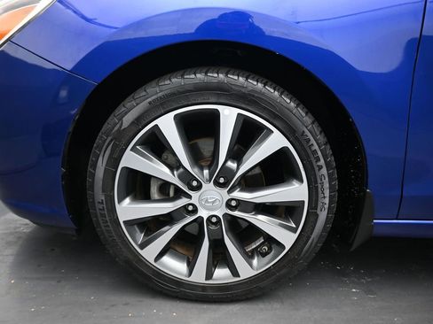 Used 2018 Hyundai Elantra GT image 45