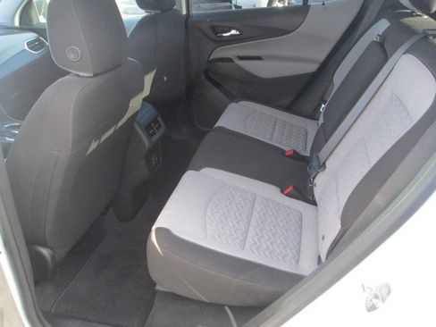 Used 2022 Chevrolet Equinox LS w/ LS Convenience Package image 11