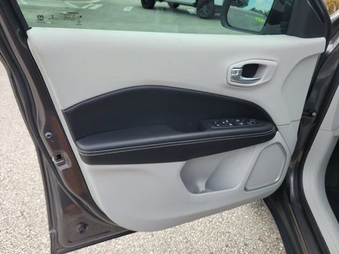 Used 2020 Jeep Compass Latitude w/ Safety & Security Group FWD image 18