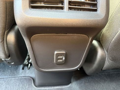 Used 2024 Chevrolet Equinox LT FWD image 22