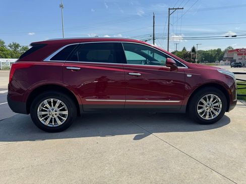 Used 2017 Cadillac XT5 Luxury w/ Driver Awareness Package FWD image 8