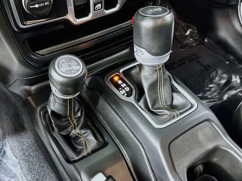 Used 2023 Jeep Wrangler Unlimited Sahara AWD/4WD image 24