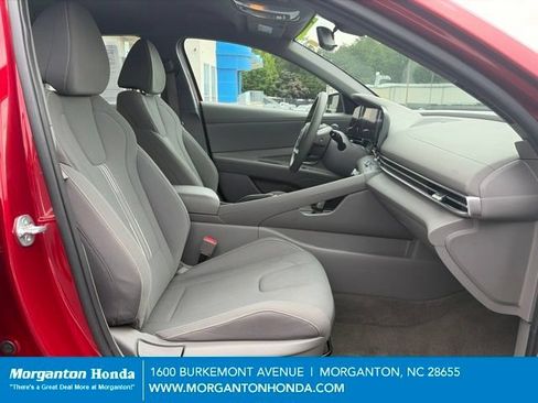 Used 2024 Hyundai Elantra SEL FWD image 37