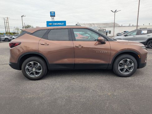 Used 2023 Chevrolet Blazer LT AWD/4WD image 9