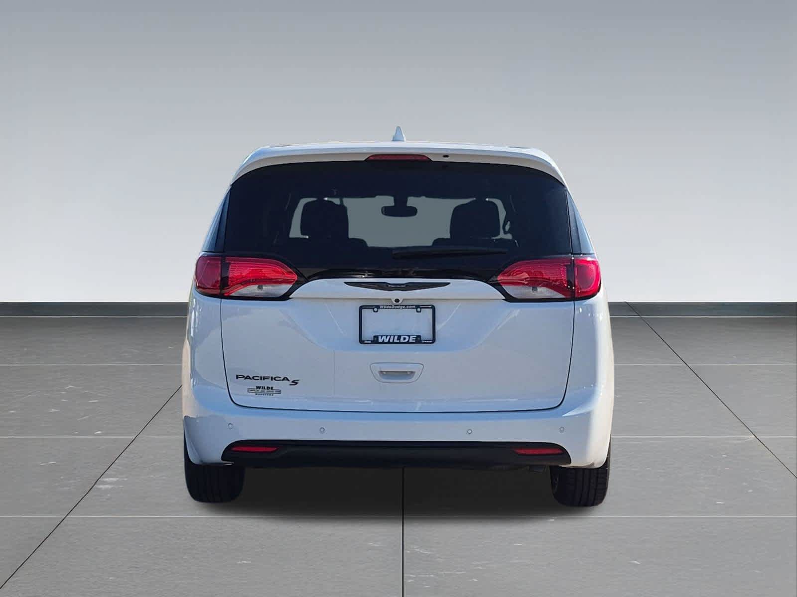 Used 2019 Chrysler Pacifica Touring Plus w/ S Appearance Package FWD image 5