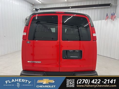 Used 2024 Chevrolet Express 3500 LT w/ LT Preferred Equipment Group RWD image 4