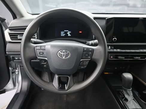 Used 2025 Toyota Camry LE FWD image 22