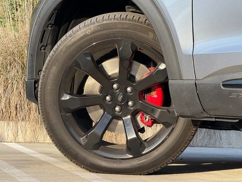 Used 2020 Ford Explorer ST w/ ST Street Pack image 6