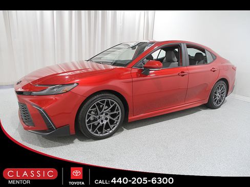 Used 2026 Toyota Camry SE w/ Convenience Package FWD image 3