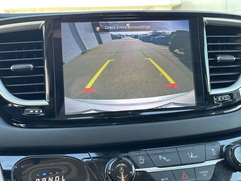 Used 2024 Chrysler Pacifica Touring-L image 24