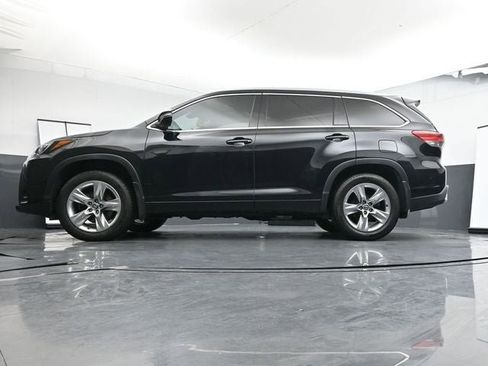 Used 2019 Toyota Highlander Limited image 30