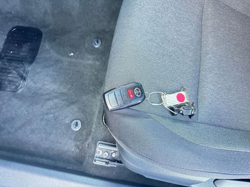 Used 2025 Toyota Camry LE image 22