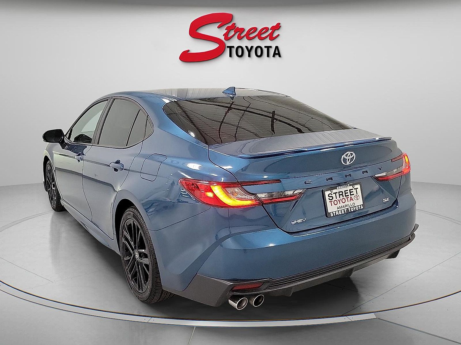 Used 2026 Toyota Camry SE FWD image 2