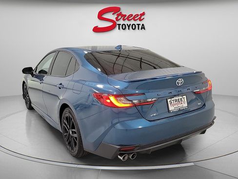 Used 2026 Toyota Camry SE FWD image 2